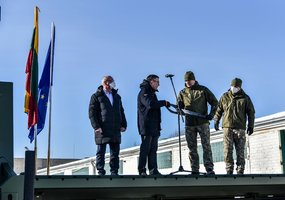 Lietuvos kariuomenės technikos parkas papildytas specialiosios paskirties AROCS sunkvežimiais - 1
