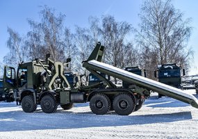Lietuvos kariuomenės technikos parkas papildytas specialiosios paskirties AROCS sunkvežimiais - 2