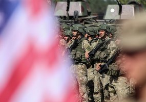 Lietuvos žmonės pasitiki Lietuvos kariuomene, ypač teigiamai vertina  NATO sąjungininkų buvimą... - 2