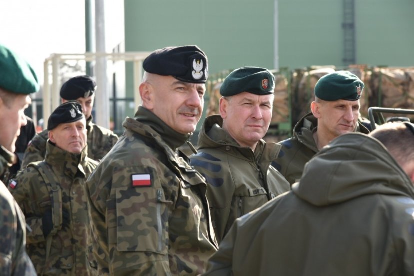 Generolas leitenantas Valdemaras Rupšys kalbėjosi su Lenkijos kariuomenės vadu