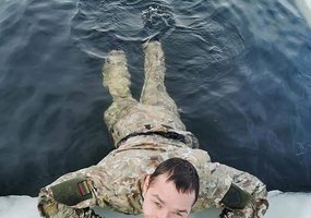 Išgyvenimo pratybos – originalus karių savanorių pasirinkimas atsisveikinti su žiema - 5