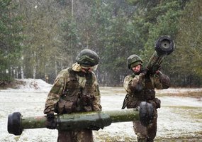 Bendros pastangos oro gynybininkams padėjo užsitarnauti beretes - 6