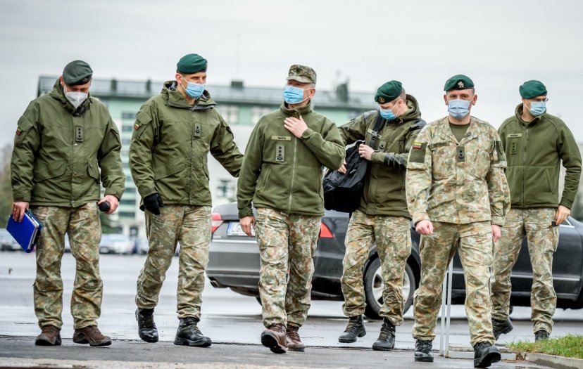 Kariuomenės vadas aplankė didžiausią ugnies galią turinčius Lietuvos kariuomenės vienetus