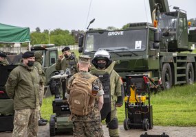 Lietuvai akredituotų užsienio šalių gynybos atašė apsilankė Inžinerijos batalione - 7