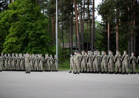Baigę bazinį kursą prisiekė kariai savanoriai - 8