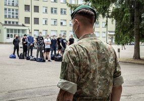 Daugiau kaip 500 jaunuolių pradeda tarnybą Lietuvos kariuomenėje - 4
