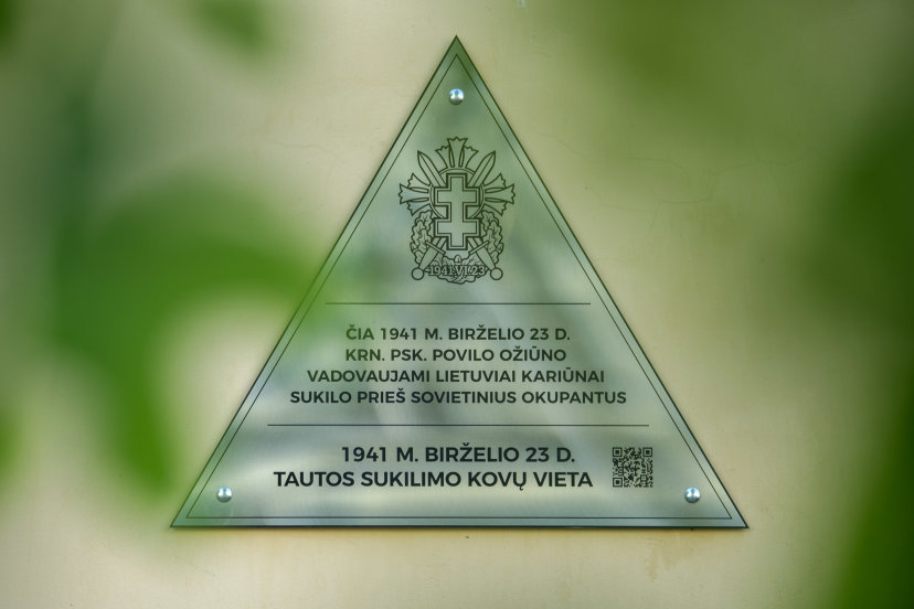 Birželio sukilimui atminti Karo akademijoje atidengta memorialinė lenta