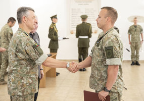 Apdovanoti iš tarptautinės operacijos Afganistane grįžę kariai - 5