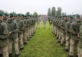 Brigados generolo Motiejaus Pečiulionio artilerijos batalione parengta 200 naujų artileristų - 1