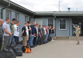 Kariuomenė tęsia rezervistų rengimą: atnaujinti karines žinias atvyko bataliono dydžio atsargos... - 1