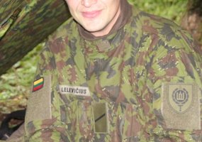 Po penkerių metų – vėl į kariškus batus - 1