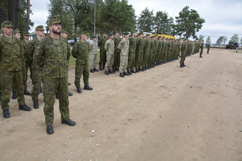 Gen. A. Ramanausko kovinio rengimo centre karinius įgūdžius atnaujino kuopa rezervo karių