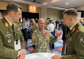Sausumos pajėgų vadas brg. gen. R. Vaikšnoras dalyvauja JAV Sausumos pajėgų metiniame susitikime... - 2