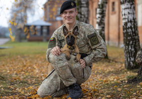 Inžinerijos batalione tarnybą pradėjo belgų aviganės Karma ir Mina - 3
