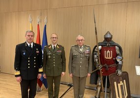 Lietuvos kariuomenės vadas: Pastarieji įvykiai Lietuvoje ir pasaulyje parodė, kad riba tarp karo... - 4