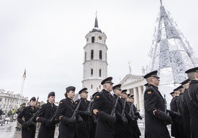 Lietuvos kariuomenės vadas: Pastarieji įvykiai Lietuvoje ir pasaulyje parodė, kad riba tarp karo... - 7