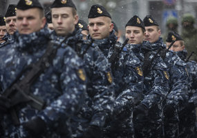 Lietuvos kariuomenės vadas: Pastarieji įvykiai Lietuvoje ir pasaulyje parodė, kad riba tarp karo... - 13