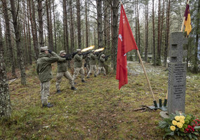 Puskarininkių karjeros I pakopos kursas baigtas žygiu į partizanų žūties vietą - 4