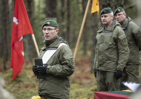 Puskarininkių karjeros I pakopos kursas baigtas žygiu į partizanų žūties vietą - 6