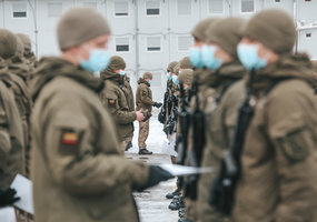 Jonušo Radvilos mokomajame pulke Bazinį kario kursą baigė 130 nuolatinės privalomosios pradinės... - 3