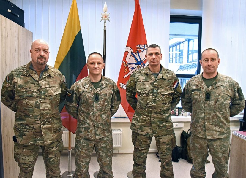 Padėkota NATO Priešakinių pajėgų bataliono 10-osios pamainos vyriausiajam puskarininkiui