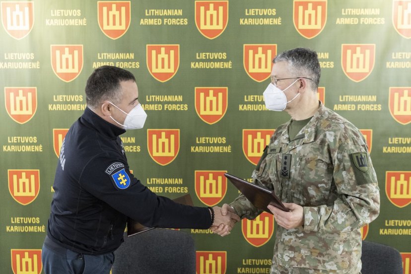 Lietuvos kariuomenė patvirtino bendradarbiavimo planus su valstybės institucijomis