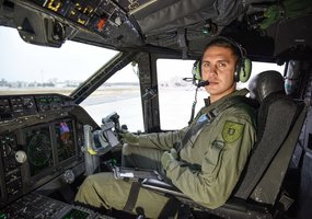 Karinių oro pajėgų pilotas vyr. ltn. Mindaugas Židonis: nuo „Boeing 737“ iki transportinio... - 1