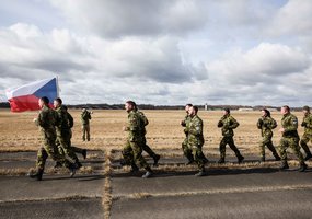 Pagarbos bėgimu Runway Run 2022 pažymėtas Lietuvos įstojimas į NATO - 5