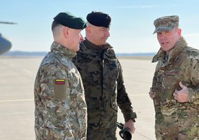Lietuvos kariuomenės vadas su politine ir karine NATO vadovybe aptarė Aljanso greitojo reagavimo... - 2