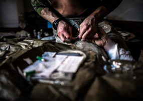 Special Operations Forces troops trained administering medical aid in austere conditions  - 1