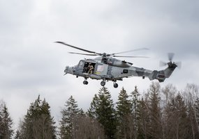 Žvalgybos srityje kariai savanoriai treniruojasi kartu su Jungtinės Karalystės kariais - 3