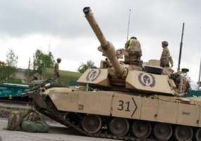 Į Kauną atvyksta JAV rotacinių pajėgų sunkusis batalionas su kovine technika. Pirmą kartą... - 10