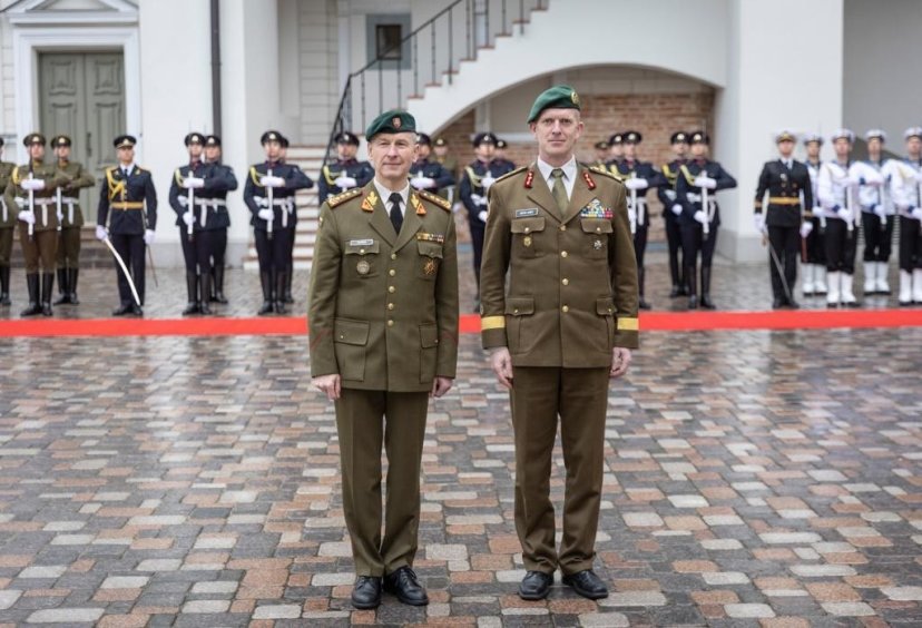 Lietuvos ir Estijos kariuomenių vadai aptarė bendrus gynybos projektus