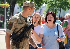 Ginti Lietuvos laisvę prisiekė apie 1000 karių - 13