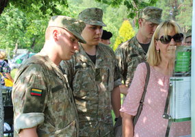 Visuomenei atverta Juozo Jakavonio-Tigro sodyboje rekonstruota Dainavos apygardos partizanų vadų... - 5