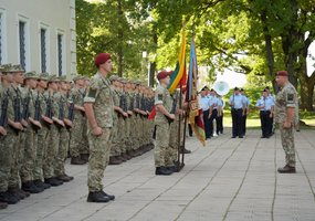 Radvilų rūmuose Lietuvai prisiekė kariai savanoriai - 1