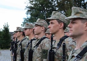 Kurtuvėnuose Lietuvai prisiekė kariai savanoriai - 1
