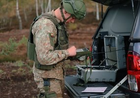 Aktyvuotas kariuomenės sraigtasparnis ir nukenksmintos aviacinės bombos – Lietuvos kariuomenė... - 2