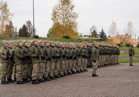 Kariai savanoriai prisiekė prie paminklo Vyčio apygardos partizanams atminti - 3