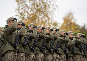 Kariai savanoriai prisiekė prie paminklo Vyčio apygardos partizanams atminti - 5