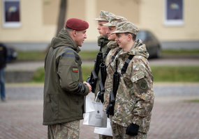 Kariai savanoriai prisiekė prie paminklo Vyčio apygardos partizanams atminti - 7