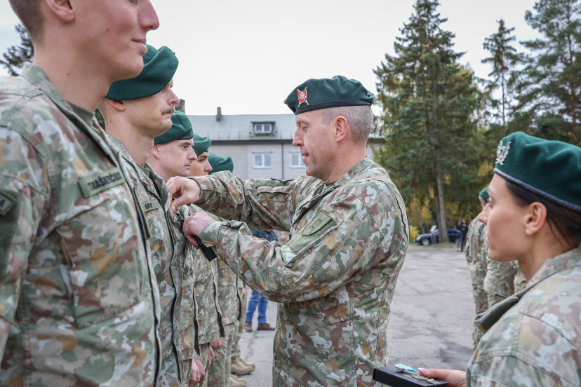 Iš misijos Irake grįžusiems kariams įteikti medaliai už pavyzdingą tarnybą ir pasiaukojimą