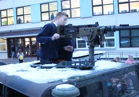 Pasitikdami Lietuvos kariuomenės dieną kariai lankosi mokyklose - 4