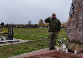 Amžinybėn išėjusiems didvyriams – pagarbos ženklai - 2