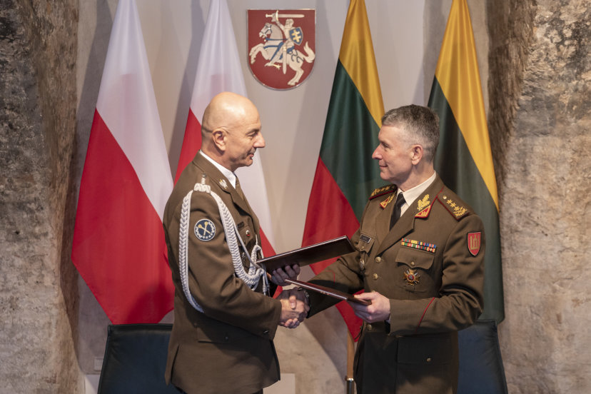 Tarp Lietuvos ir Lenkijos kariuomenių pasirašytas bendradarbiavimo susitarimas