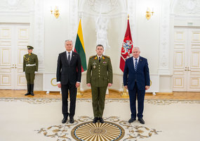 Suteikti generolų majorų laipsniai - 1
