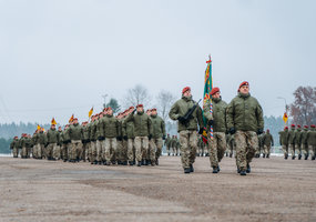 Naujai paskirtam KASP Dainavos apygardos 1-osios rinktinės vadui įteikta kovinė vėliava - 7