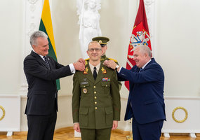 Suteikti generolų majorų laipsniai - 2