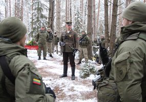 Žygiu Kazlų Rūdos miškuose jaunesnieji vadai pabaigė Puskarininkių karjeros I pakopos kursą - 4