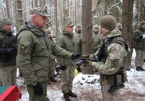 Žygiu Kazlų Rūdos miškuose jaunesnieji vadai pabaigė Puskarininkių karjeros I pakopos kursą - 7